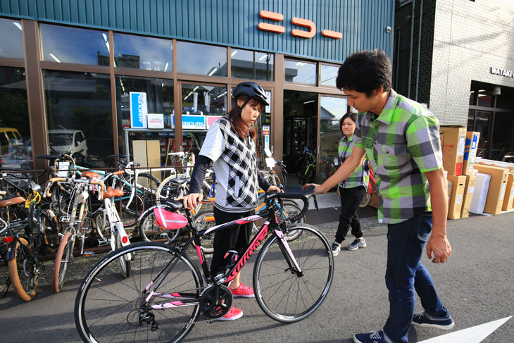 吉田店長ふくめてスタッフは皆サイクリストなのでアドバイスは的確かつ親切だ