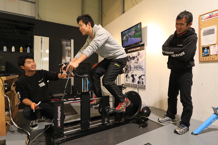 2016年度からシマノバイクフィッティングシステムと3Dモーションキャプチャカメラを駆使したフィッティングにも対応する