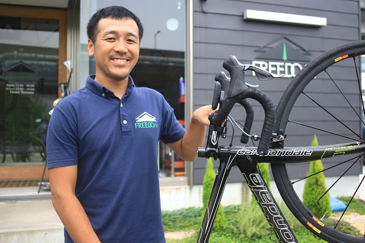 もともとMTBの山遊びから自転車にのめり込んだという恒次さん