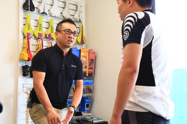 フィッティングはクローバーバイシクルの根幹をなす部分。柴谷店長のノウハウが活きる場所