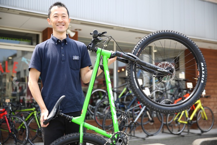 GROVE港北を率いる遠藤店長。もともとユーザーとしてGROVEに通いスタッフに加わった経歴を持つ