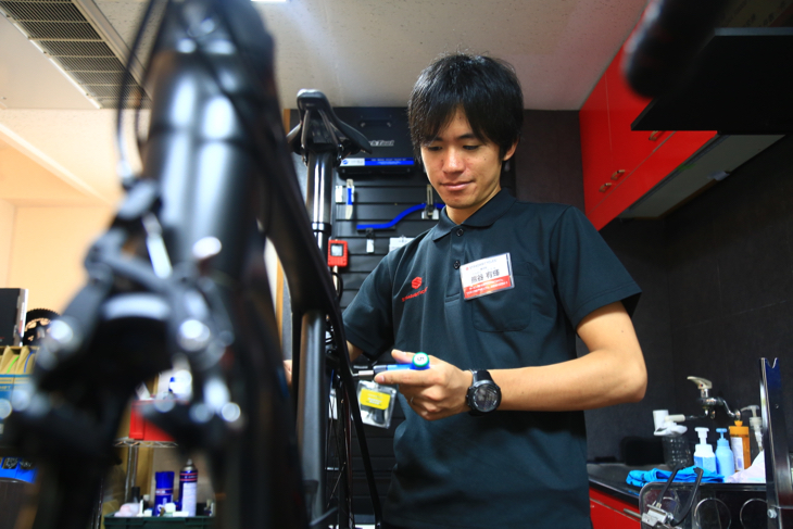 テック責任者を務める熊谷宥輝さん。丁寧な作業を心掛ける