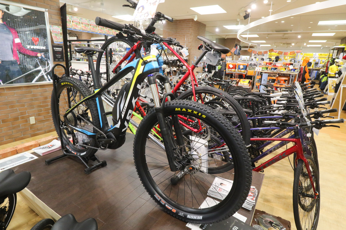 ベスビーのE-MTBも在庫として用意するクロスバイク館