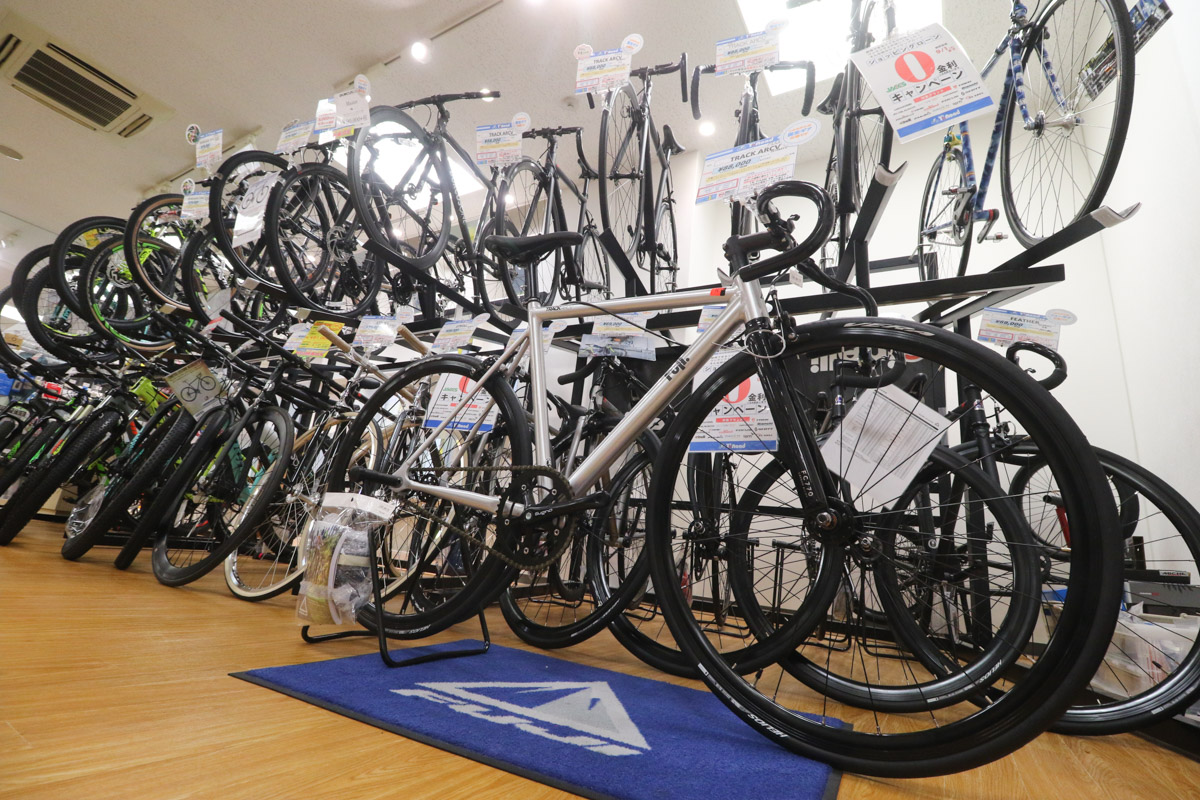 アーバンスタイルのクロスバイクなども展開中