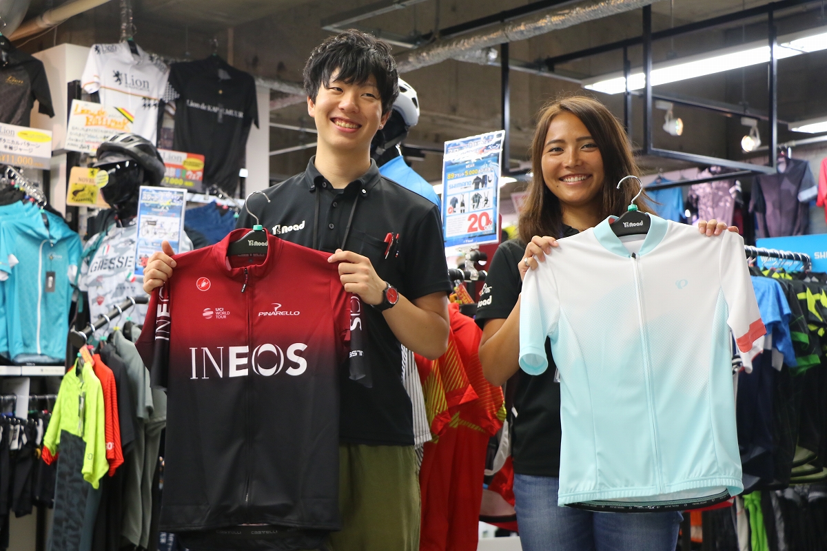 様々なブランドが揃うアパレル売り場 今シーズンイチオシジャージはこちら