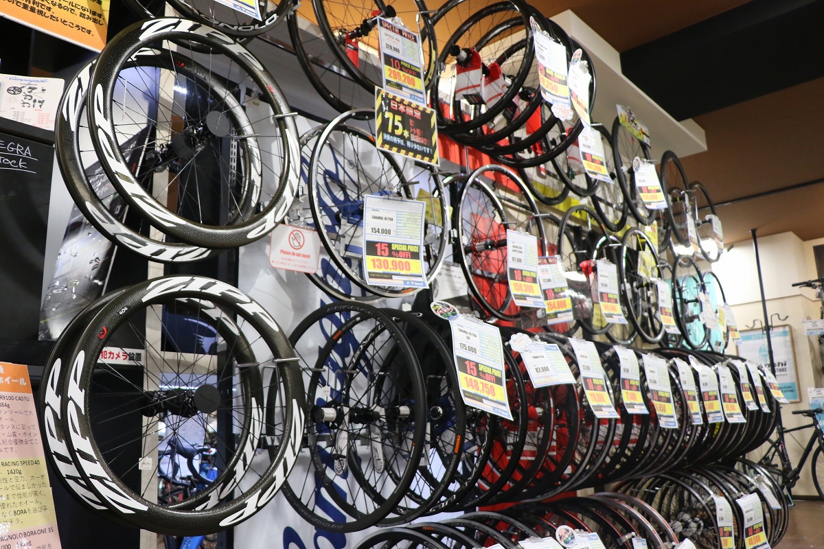 シマノやカンパ、フルクラム、マヴィック、ジップなどホイールも充実