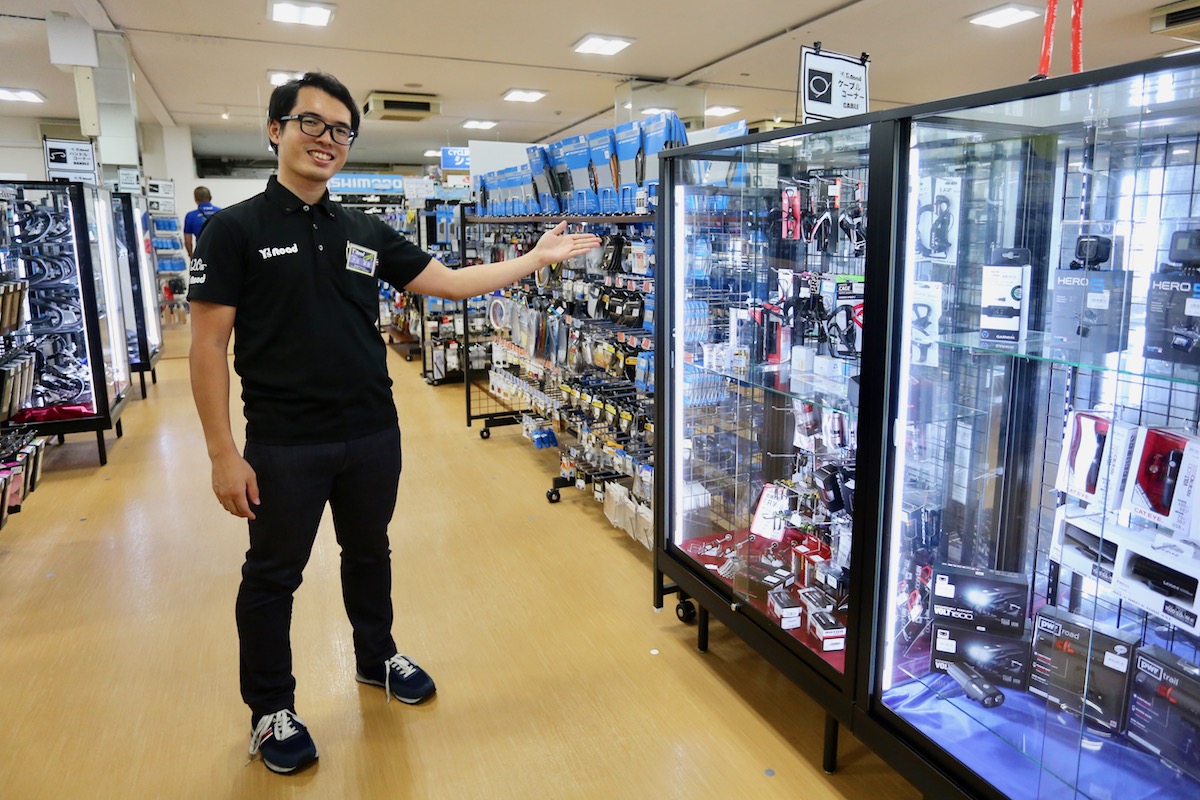 2Fのパーツコーナーの充実ぶりはかなりのもの。自分に合った一品をスタッフが探してくれる