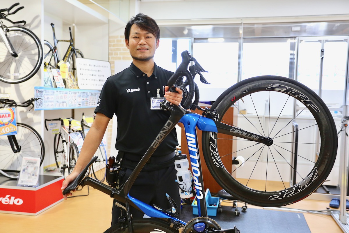 副店長の川原さん。実業団チーム「TEAM・Y's Road」のキャプテンを務める