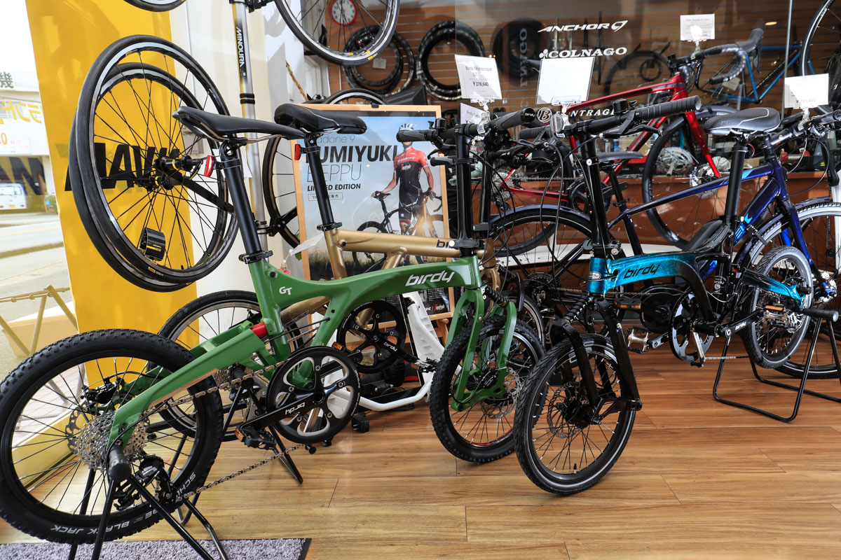 小径車のBirdy(バーディ)は数多く取り揃え、限定車も積極的に展示する