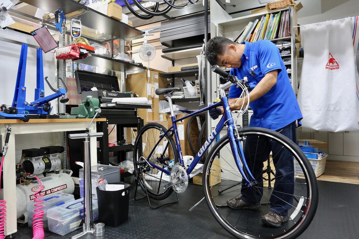 例えクロスバイクでも手抜きなし。預かり修理の場合は出来る限り即日渡しを心がけている