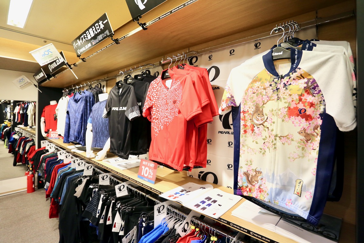 「ラインナップ日本一」を掲げるパールイズミ。春夏秋冬のフルラインナップが揃う