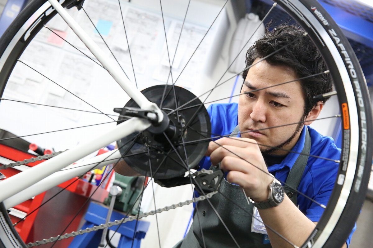 作業は真剣そのもの。全ての行程に手抜きをせず、基本に忠実に。