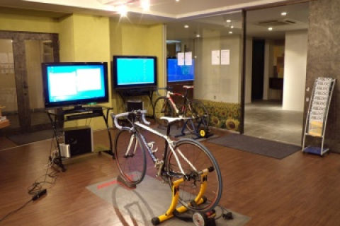 楽しい室内トレーニングをサポート 自転車総合アシスト空間 Grandiver グランディヴェル 施設紹介 グランディヴェル チャリステーション Cyclowired