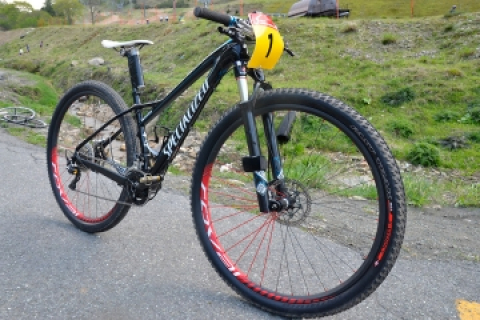 MTB Jシリーズ クロスカントリーを闘うエリートライダーたちのバイク 