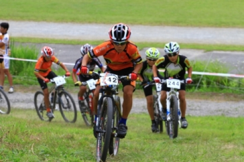 目指せチャンピオン レースに真剣なキッズたちの選手権 全国小中学生マウンテンバイク大会 In白馬 全国小学生 中学生マウンテンバイク大会14 Cyclowired