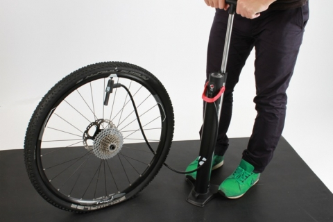 一気に入れられる ポンプ チューブレス 自転車