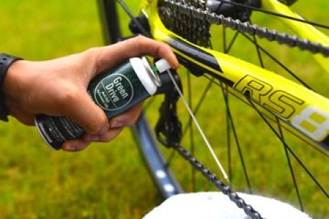フッ素樹脂によって高い潤滑性を実現したオイル ブリヂストン Green Drive 新製品情報15 Cyclowired フッ素樹脂によって高い潤滑性を実現したオイル ブリヂストン Green Drive 新製品情報15 Cyclowired