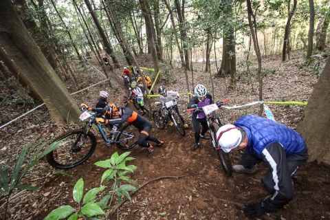 笑っちゃうほどの難コースで泥まみれ チーム耐久で遊ぶmtbクロスカントリーレース In 野田 第回 Mtbクロスカントリーレース In Noda Cyclowired 笑っちゃうほどの難コースで泥まみれ チーム耐久で遊ぶmtbクロスカントリーレース In 野田 第回 Mtbクロスカントリーレース In Noda Cyclowired