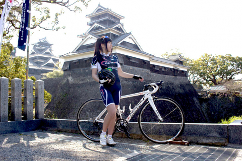 林檎蜜紀の見た九州チャレンジロード 子守唄の里 のjcf公認レースでマイクを握った 林檎のロードバイクチャレンジ Cyclowired