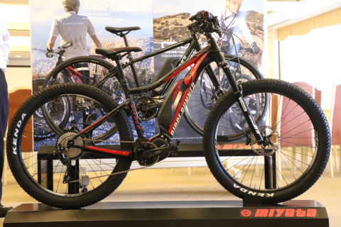 ミヤタのe バイク Cruise と Ridge Runner がデビュー 製品発表 試乗会をレポート 展示会レポート Cyclowired