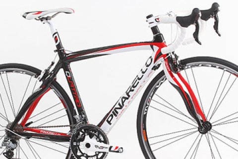ピナレロ クアットロ オールラウンドに乗れる左右非対称デザインの末弟 11モデルインプレッション Cyclowired