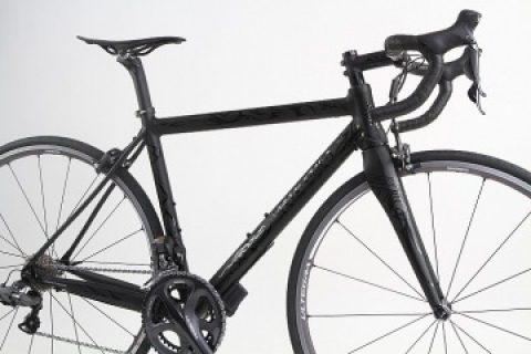 グロス マットブラック塗装によるエヴァディオ Bacchus 01 Di2 Venus 01ファイヤーバード限定モデル 12限定モデル Cyclowired グロス マットブラック塗装によるエヴァディオ Bacchus 01 Di2 Venus 01ファイヤーバード限定モデル 12限定モデル Cyclowired