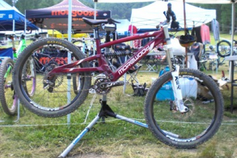 TECH IN DH MTB テックイン