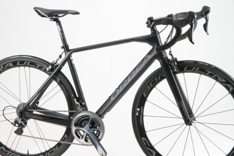 オルベア Orca Omr 世界の山を制するために生まれたピュアヒルクライムマシン 15モデルインプレッション Cyclowired