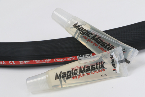 ヴィットリア Magic Mastik リムセメントに代わる新世代の