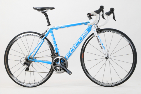 フォーカス Izalco Maxとcayoにスカイブルーのag2rラモンディアールカラー登場 新製品情報16 Cyclowired