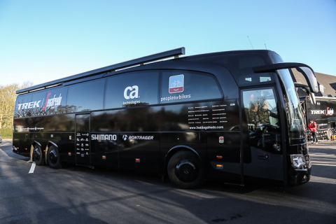 トレック セガフレードのチームバス内部をポポヴィッチが紹介 ムービーで観るワールドツアーチームのバス内部 Cyclowired