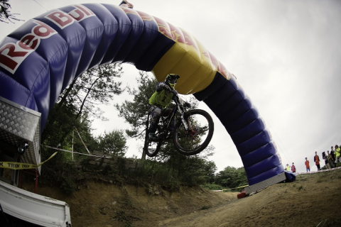 3年目を迎えたdownhill Series 雨の開幕戦を清水一輝が制する Downihll Series 1 十種ヶ峰woodpark Cyclowired 3年目を迎えたdownhill Series 雨の開幕戦を清水一輝が制する Downihll Series 1 十種ヶ峰woodpark Cyclowired