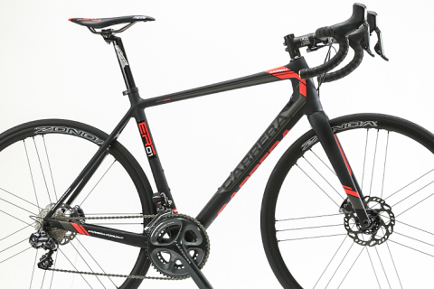 カレラ Er 01 Disc ブランド初となるエントリーモデルのエンデュランスディスクロード 18モデルインプレッション Cyclowired