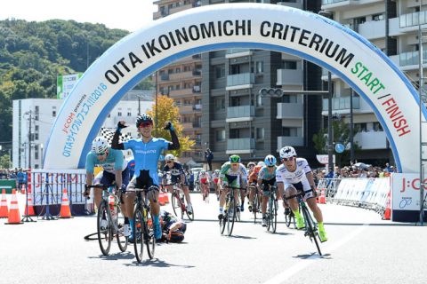 おおいた いこいの道クリテリウム 黒枝咲哉が値千金の地元優勝 おおいた いこいの道クリテリウム Cyclowired