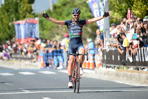 男子チャンピオンはアラン マランゴーニ 女子国際は與那嶺恵理が優勝 ツール ド おきなわ2018 国際レース速報 Cyclowired