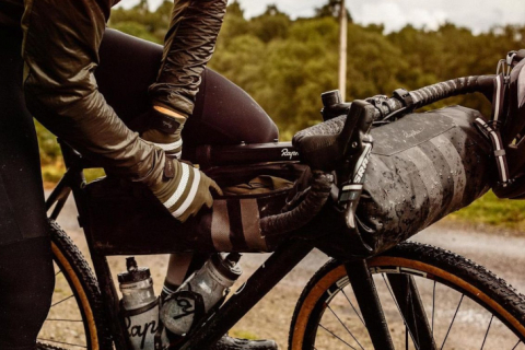Rapha エクスプロアシリーズの第5弾は完全防水のバイクパッキング用バッグ 新製品情報19 Cyclowired