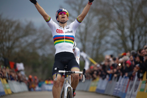 フランス開催のcxw杯 熾烈な攻防を制したファンアールトが今季メジャーレース初勝利 Uciシクロクロスワールドカップ18 19第8戦 Cyclowired
