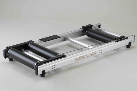 静粛性を追求した新型3本ローラーがデビュー ミノウラ Absorb Roll R820a 新製品情報2019 Cyclowired