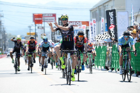 終盤まで逃げ続けた岡篤志 スプリントを制したフェデリコ ズルロがtoj初優勝 ツアー オブ ジャパン2019 第5ステージ 南信州 Cyclowired