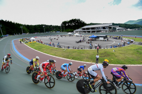 美鈴湖自転車競技場でインカレ開幕 新記録続出の初日 全日本大学対抗選手権自転車競技大会 インカレ19 Cyclowired