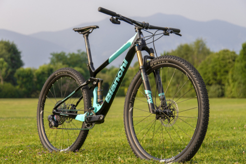 ビアンキ METHANOL CV FS カウンターヴェイル初搭載のフルサス