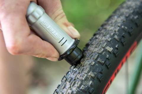 チューブレスタイヤ用パンクリペアキット スタンズ ノーチューブス Dart Tool 新製品情報2020 Cyclowired