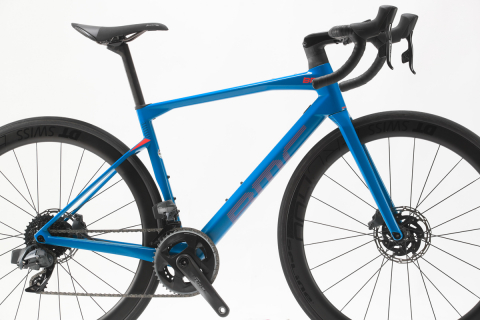 Bmc Roadmachine 01 最新のライディングシーンを映し出すハイエンドエンデュランスロード モデルインプレッション Cyclowired Bmc Roadmachine 01 最新のライディングシーンを映し出すハイエンドエンデュランスロード モデルインプレッション Cyclowired