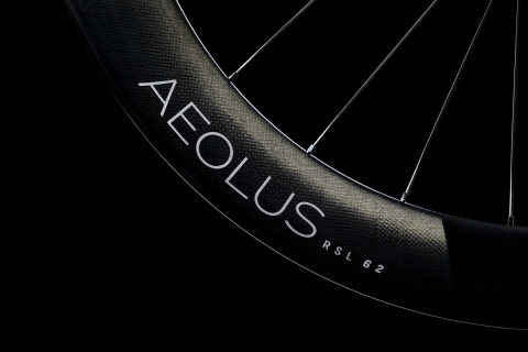 【60km使用の美品】Aeolus RSL62 Disc  タイヤ付き