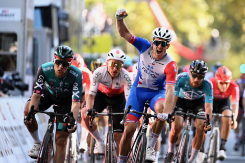 ジルベールとテルプストラの最終レース 大集団スプリントでデマールが2連覇達成 パリ トゥール22 Cyclowired