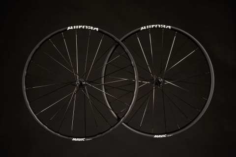入荷中 マヴィック ALLROAD SL タフなフックレスグラベルホイールがより 27cm～