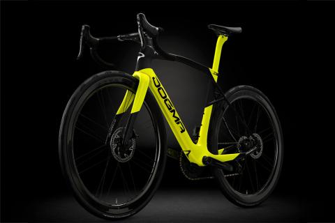 ピナレロがフラッグシップ・エンデュランスロード「DOGMA X」に