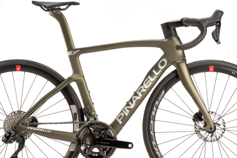 マリアローザをモチーフとした記念サドル セライタリア SLR Giro d