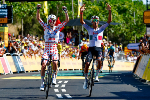 UAEがモンジュイックの丘を制圧 デルトロがツール初ステージ優勝を達成